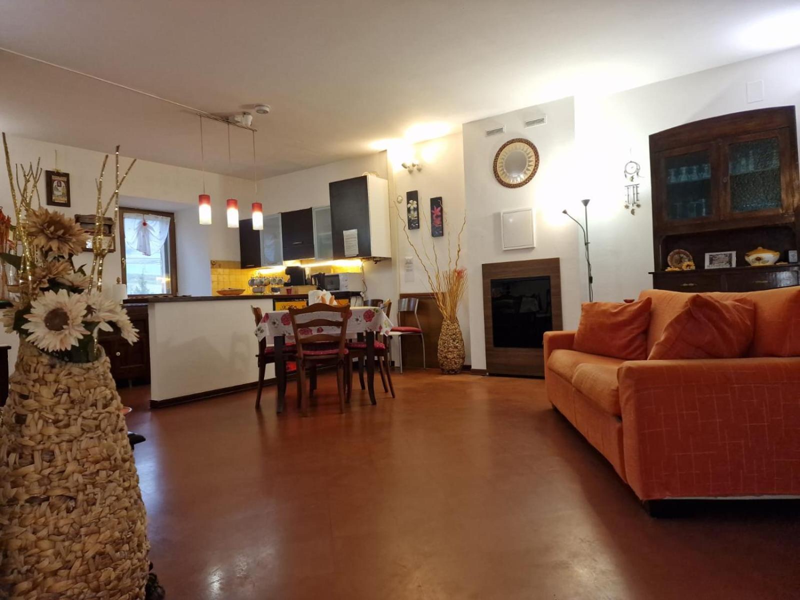 La Casa Di Elena Hotell Camerino Exteriör bild